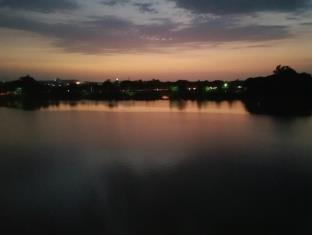 Hotel Shiv Lake Бхудж Экстерьер фото